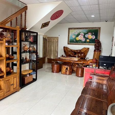 Golden Flower Homestay Yuli Bagian luar foto