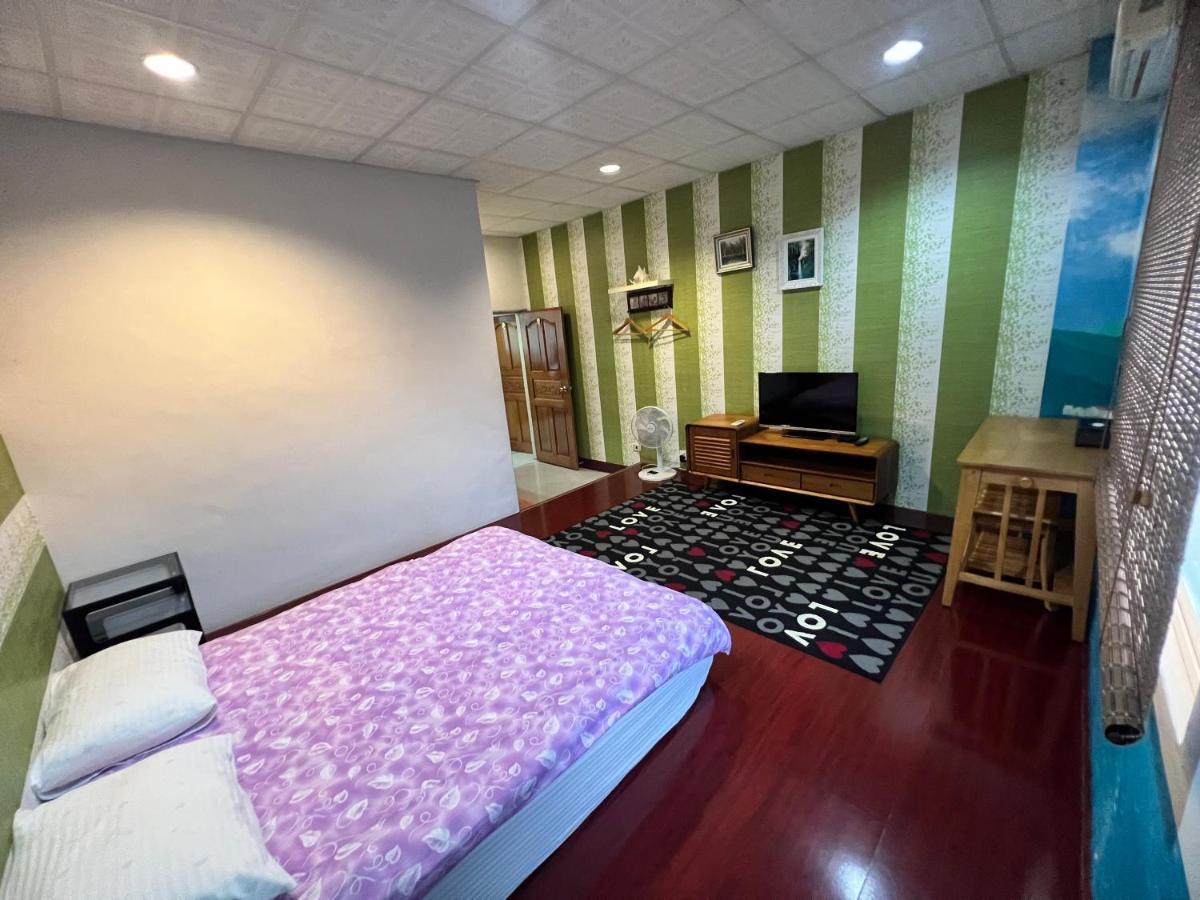 Golden Flower Homestay Yuli Bagian luar foto