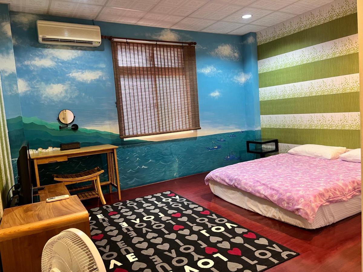 Golden Flower Homestay Yuli Bagian luar foto