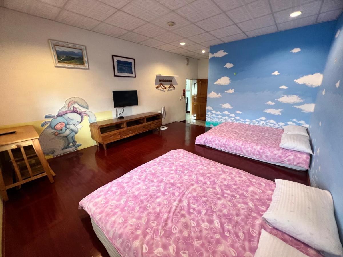 Golden Flower Homestay Yuli Bagian luar foto
