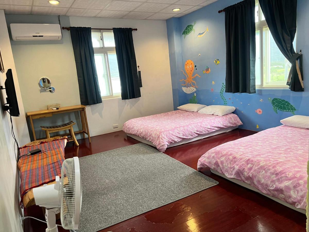 Golden Flower Homestay Yuli Bagian luar foto