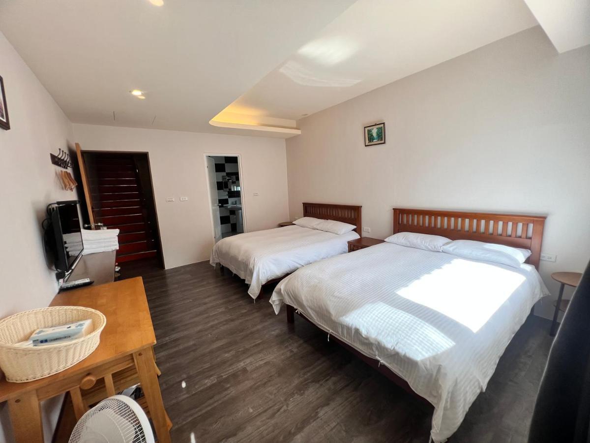Golden Flower Homestay Yuli Bagian luar foto